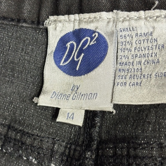 DG2 Diane Gilman Black Wash Gold Embellished High Rise Straight Leg
Jeans 14 - Picture 5 of 12